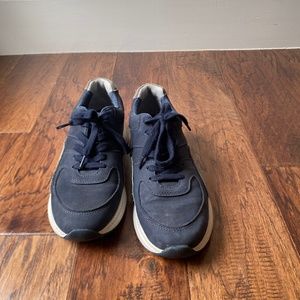 Everlane "The Trainer" women's size 8, Navy Nubuck Sneakers